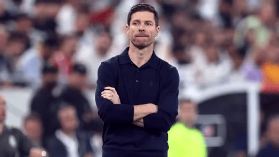 阿隆索身边人：更衣室有不听话的小团体，包括维尼+贝林+82